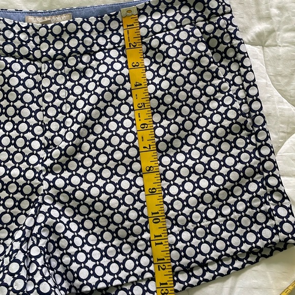 Banana Republic Hampton Fit NWOT Navy Blue & White Polka Dot Shorts, Size 12 - Picture 12 of 15